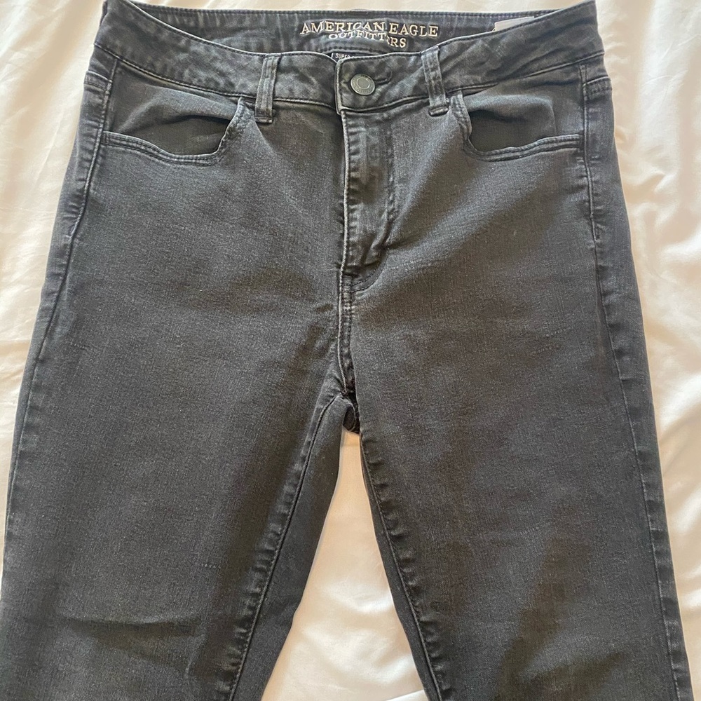 Solid black American eagle high-rise jeggings